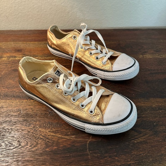 Women's‎ size 9 rose gold low top converse - Picture 1 of 9
